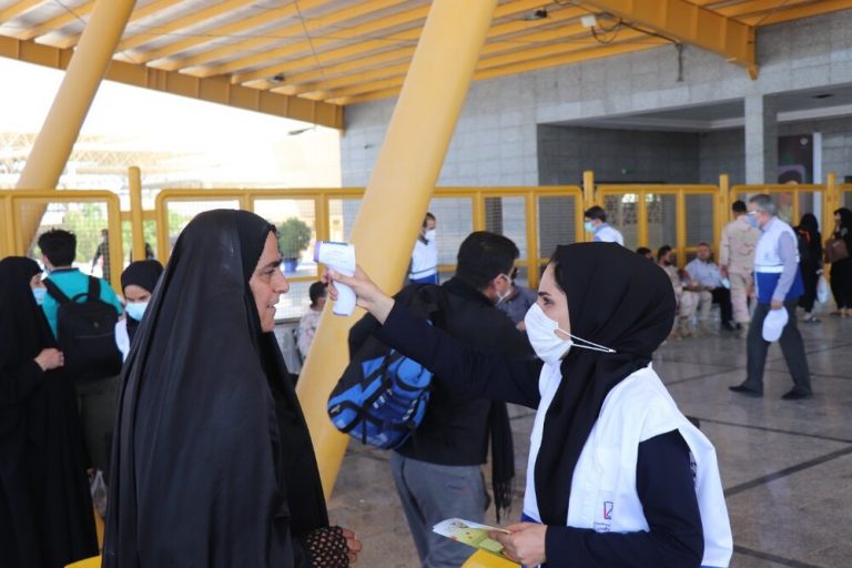 بازگشت زائران اربعین بدون تست کرونا/ کاهش محسوس آمار فوتیها