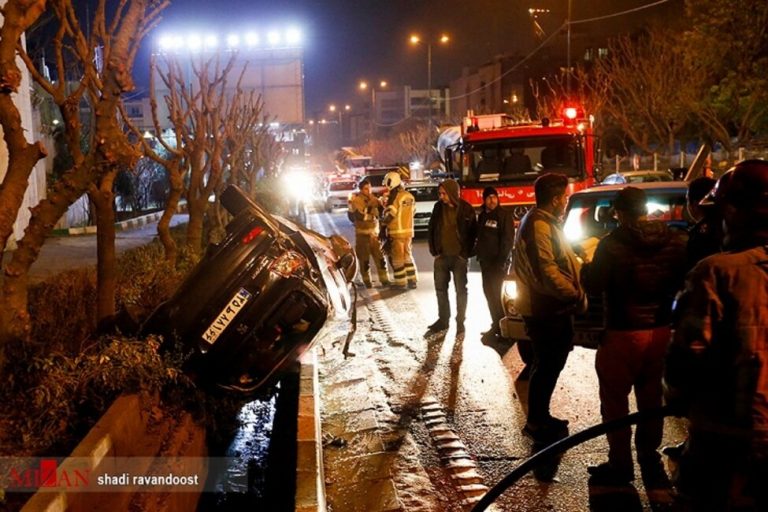 گزارشی از آدمهایی که خود را در اتوبان جلوی خودرو میاندازند
