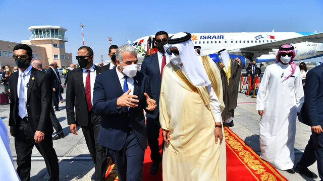 در سفر لاپید به بحرین چه گذشت؟