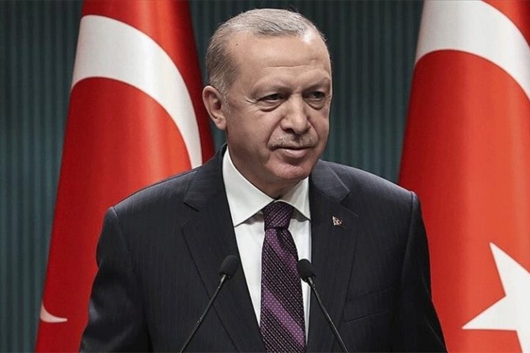 ببینید | تصاویر لو رفته از مشکل اردوغان در راه رفتن!