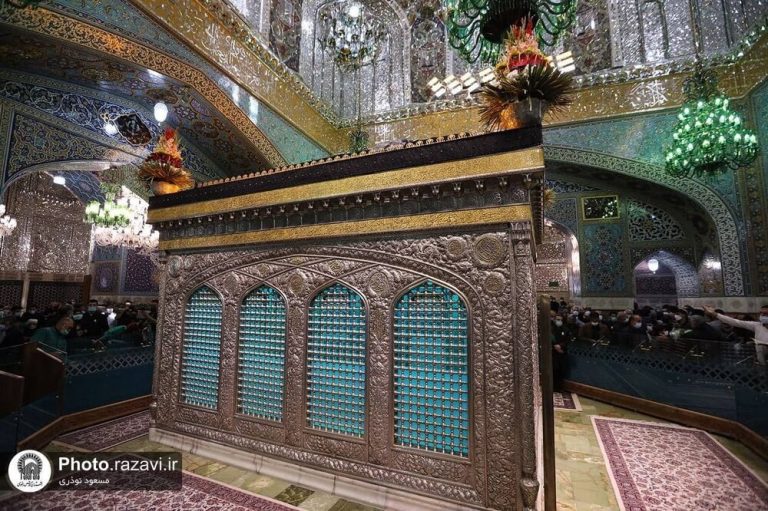 ببینید | اولین فیلم رنگی از حرم امام رضا(ع) در سال ۱۳۱۸