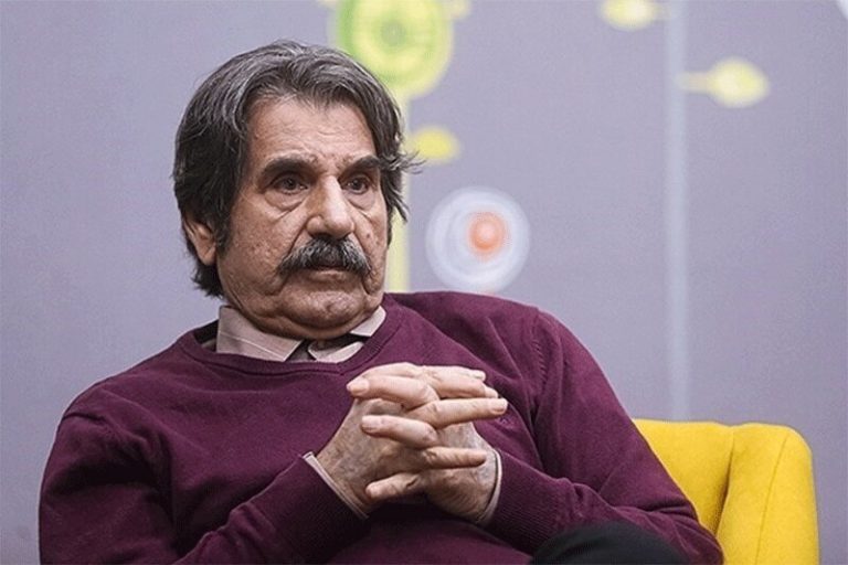 ببینید | ویدئوی دیده نشده از آوازخوانی مرحوم عزتالله مهرآوران