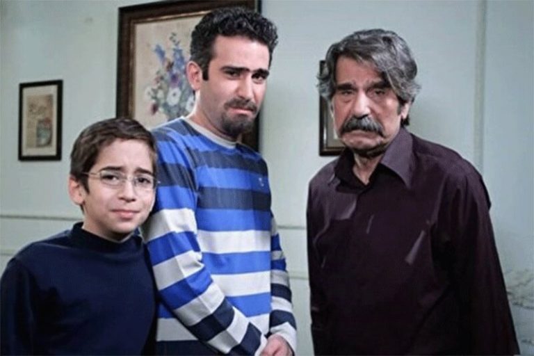 ببینید | سکانسی از سریال فوق لیسانسهها با بازی مرحوم عزت الله مهرآوران
