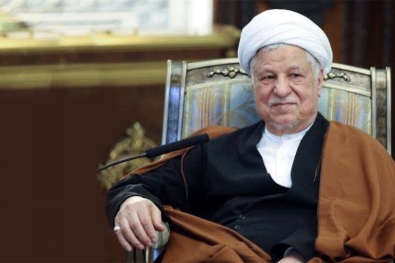 ببینید | فیلم دیده نشده از مرحوم هاشمی رفسنجانی در داخل ضریح مطهر حضرت محمد(ص)