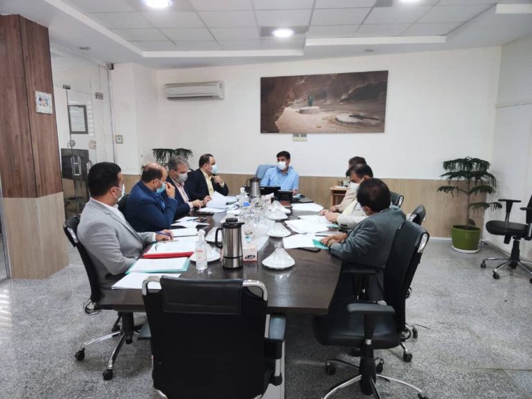 جلسه بررسی توانمندی های شرکت های عامل تطبیق استاندارد سازی اماکن اقامتی قشم برگزار شد