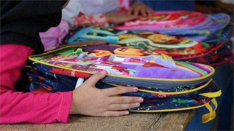 تهیه ۱۳۰۰ بسته لوازمالتحریر برای دانشآموزان نیازمند بروجن