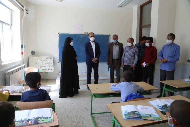 توزیع ۲۰۰ بسته کمک آموزشی بین دانشآموزان منطقه میانکوه شهرستان اردل