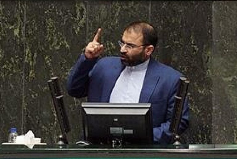 اقبال کم آبادانی ها در گرفتن تصدیهای مدیریتی شهرشان/ بیکاری و عدم بهره مندی خوزستانی ها از رفاه اجتماعی