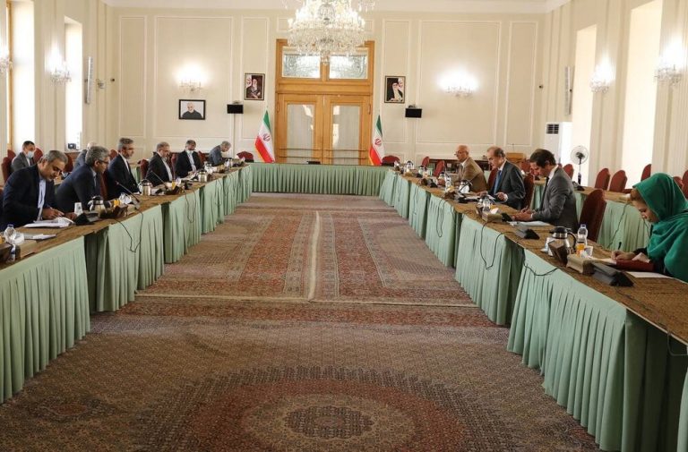 باقری کنی در دیدار مورا: ایران برای مذاکرهای که نتیجه آن ملموس باشد آماده است