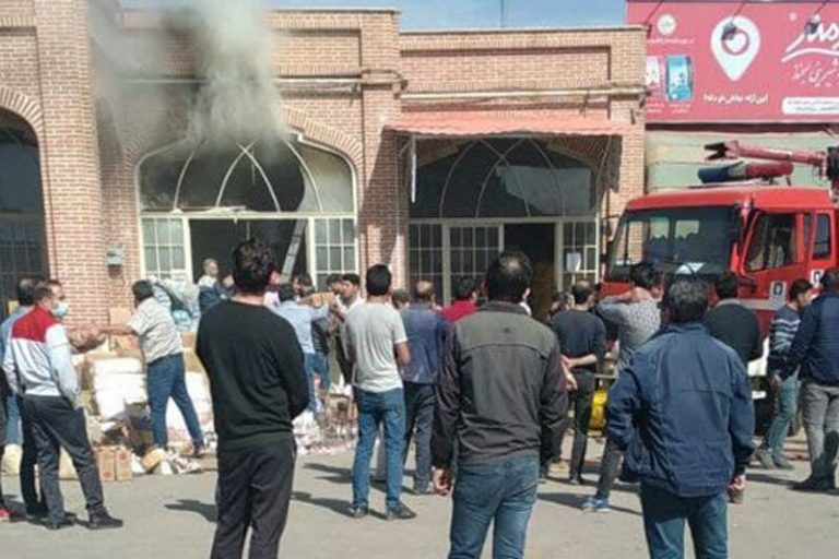 ببینید | حرکت تحسینبرانگیز مردم اردبیل در مواجه با آتشسوزی در بازار