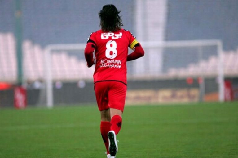 ببینید | خاطرهبازی با تاریخ؛ چیپ زیبای علی کریمی به الهلال با لباس پرسپولیس
