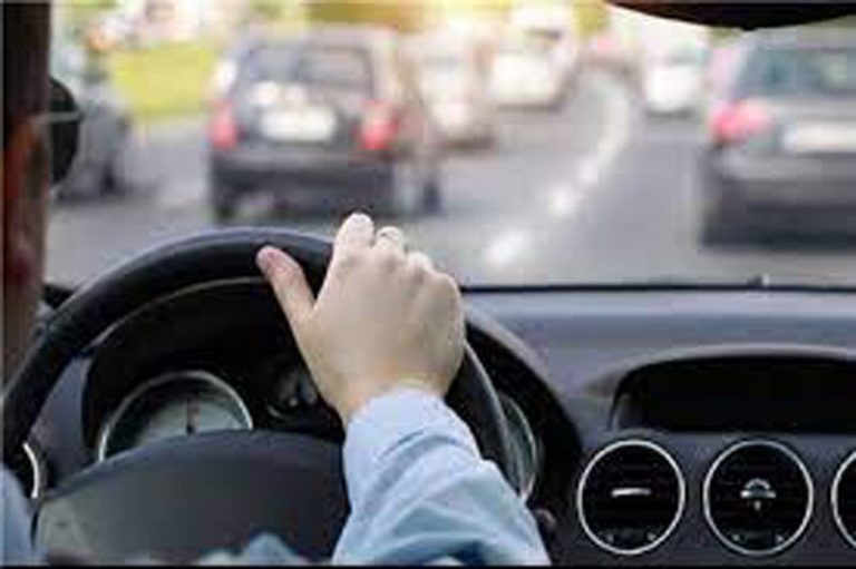 ببینید | مهارت شگفتانگیز یک راننده و نجات جان کودک از مرگ حتمی