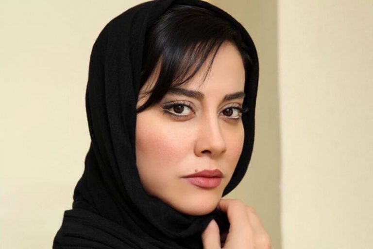 ببینید | تصاویری جالب از مجری‌گری خانم بازیگر در ۱۹ سال پیش؛ تغییرات باورنکردنی
