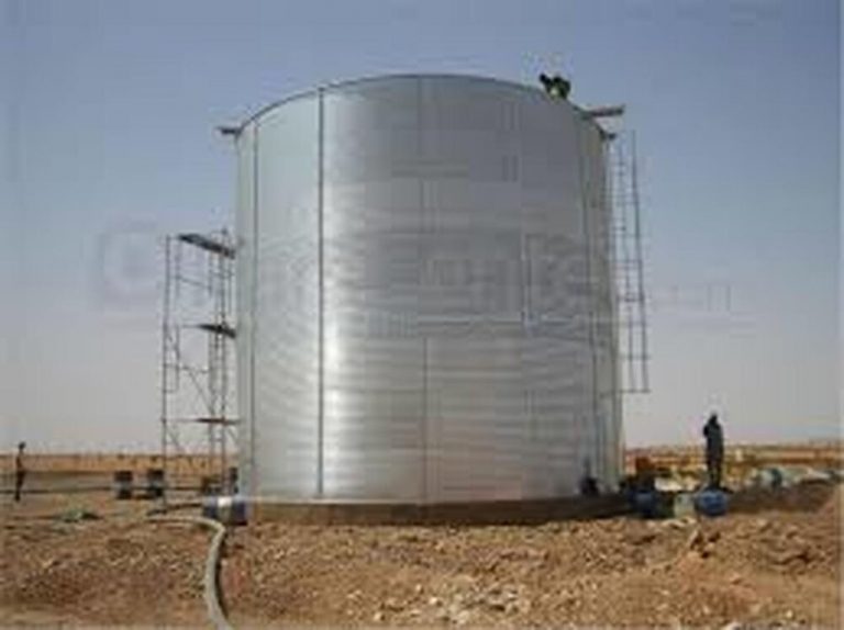 آغاز عملیات احداث مخزن ۲۰۰ متر مکعبی شهرستان مهریز یزد