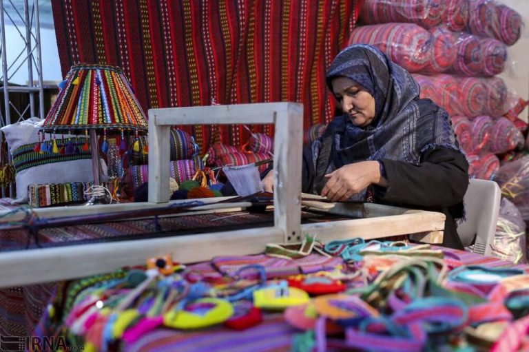 نمایشگاه تولیدات خانگی بانوان یزدی برگزار میشود
