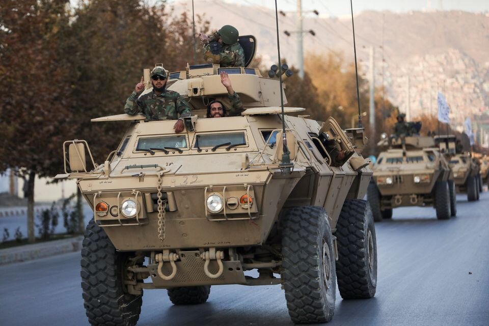 رژه طالبان در کابل با تسلیحات آمریکایی/عکس