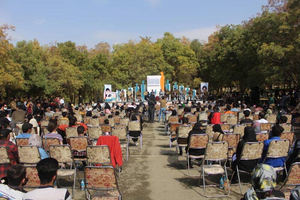پانزدهمین دوره جشنواره بین‌المللی تئاتر خیابانی مریوان با تجلیل از آثار برتر و با حضور مدیران کشوری و استانی برگزار شد