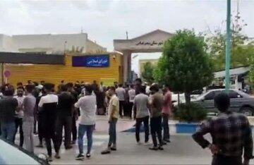 ماجرای تجمع اعتراضی در مقابل فرمانداری بندرعباس/ روایت خبرگزاری فارس