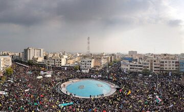 جدیدترین دیوارنگاره میدان انقلاب رونمایی شد