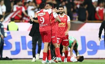 عکس‌| همسران ۳ بازیکن پرسپولیس در ورزشگاه آزادی