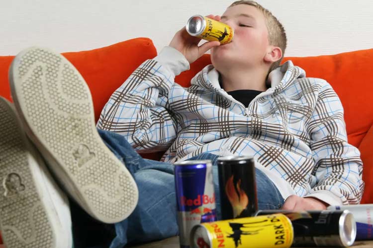 ارتباط نوشیدنیهای انرژیزا با ایست قلبی در افراد مبتلا به بیماریهای قلبی ژنتیکی