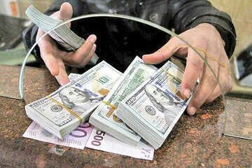 سیگنالهای سیاسی به بازار ارز/ قیمت دلار ۲۰ خرداد ۱۴۰۳ به کدام سو میرود؟