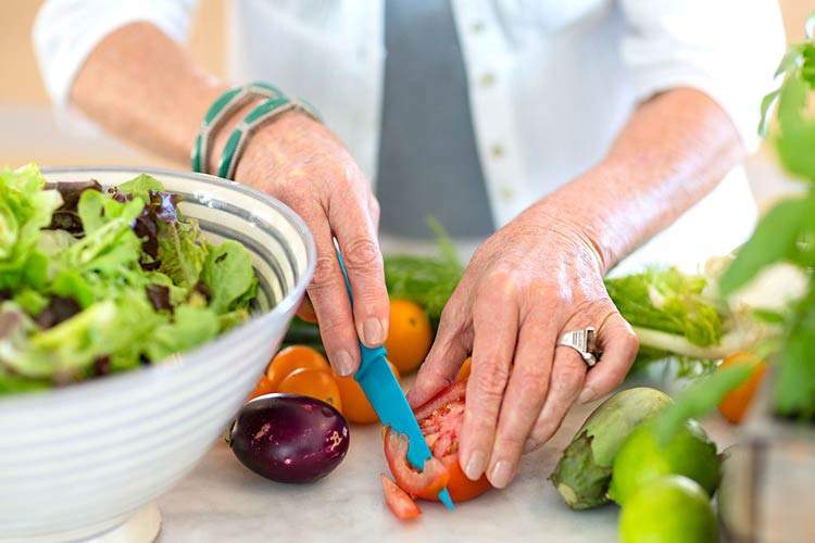 رژیم‌ غذایی سالم در کودکی توانایی‌ شناختی بهتر در سالمندی را به همراه دارد