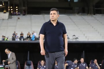 درخواست قلعهنویی برای لغو دیدارهای استقلال و تراکتور