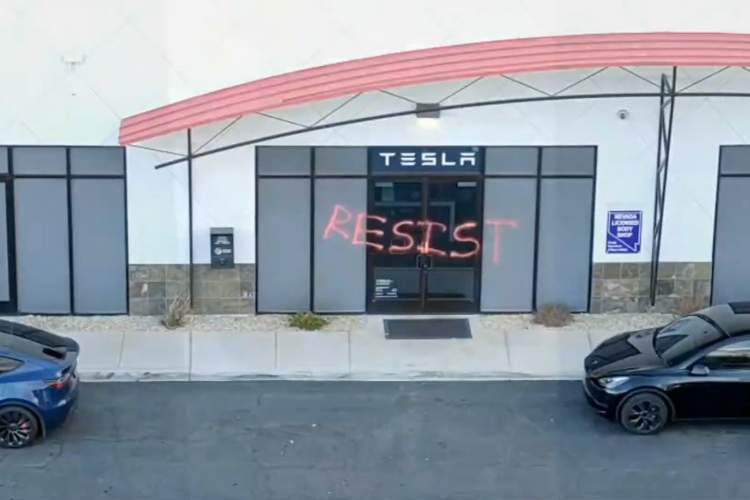 دولت آمریکا آتشسوزیهای مشکوک خودروهای تسلا را «تروریسم داخلی» دانست