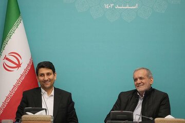 ستار هاشمی: با حضور بخش خصوصی، تصمیمات پشت درهای بسته گرفته نمیشود