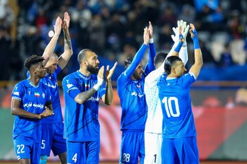 عکس | رونمایی از اتوبوس جدید استقلال پیش از بازی با النصر