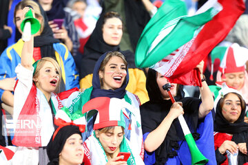 بازی ایران – کره شمالی با حضور تماشاگران زن در مشهد