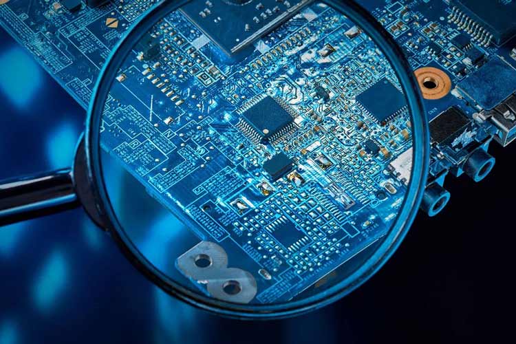 ترامپ تعرفههای جدید بر تراشهها وضع میکند؛ انعطافپذیری برای برخی شرکتها