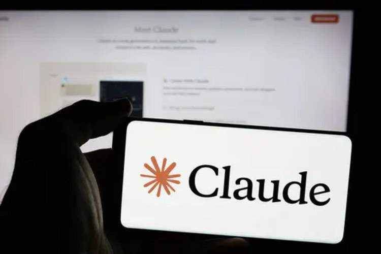 خواندن ایمیلهای جیمیل را به کلود بسپارید!