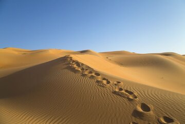 دریاچهای با عمق ۴۲ متر، در بیابانهای عربستان!