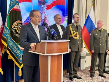 روایت عراقچی از جزئیات ملاقات با پوتین/ رئیس جمهور روسیه از روند گفتگوهای تهران ـ واشنگتن مطلع شد