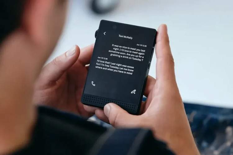 عرضه رسمی Light Phone III: گوشی مینیمالیستی بدون اینترنت و شبکههای اجتماعی