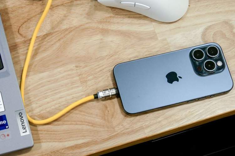 وقتی اینترنت قطع شد، USB Tethering آیفون نجاتم داد