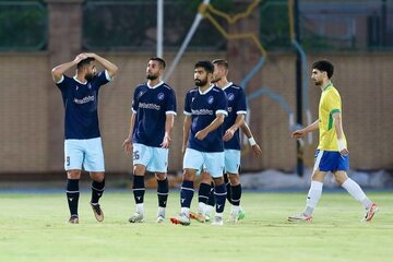 اعتراض پیکانیها به اتفاقات دیدار با نفت آبادان