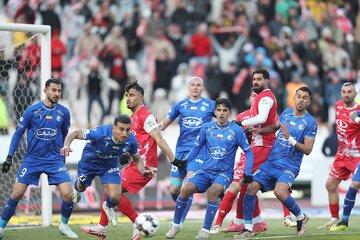 مجوز حرفهای استقلال و پرسپولیس صادر شد