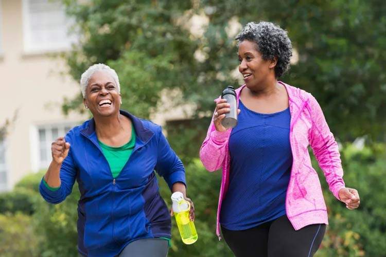 چرا فعالیت ورزشی در سن ۴۹ سالگی کاهش مییابد؟