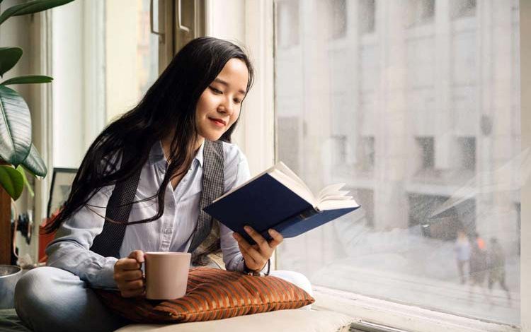 چگونه کتابخوانی سلامت روان شما را متحول میکند؟ (از علم تا تجربه)