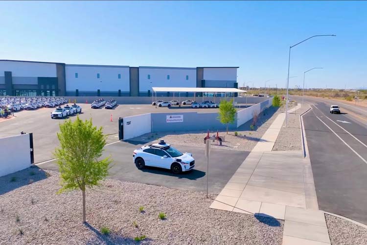 Waymo از راهاندازی کارخانه جدید برای تولید خودروهای خودران I-Pace خبر داد