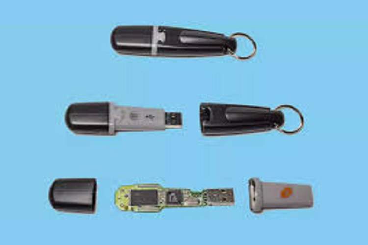 حجم ذخیرهسازی اولین فلش مموری USB چقدر بود؟