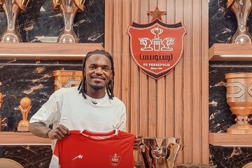 عکس | پیراهن رونالدینیو در پاریسنژرمن برای ستاره پرسپولیس!