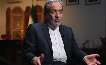 حمله روزنامه اصولگرا به حمله کنندگان به عراقچی در پوشش انقلابیگری: اینها همان کاری را می کنند که موساد می خواهد