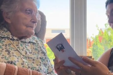 در ۹۵ سالگی ستاره فضای مجازی شد