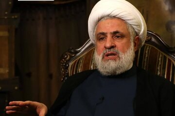 شیخ نعیم قاسم: با دشمن به عنوان یک تهدید استراتژیک برای منطقه مقابله میکنیم