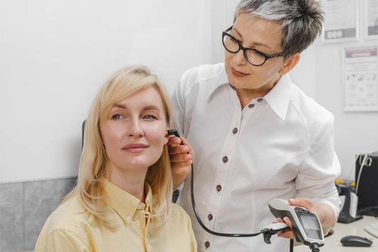 صدای مداوم زنگ در گوش راست نشانه‌ عارضه‌ای جدی است