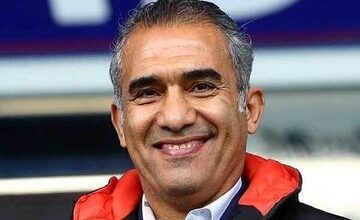 عکس| استایل جذاب عقاب آسیا پس از عمل جراحی